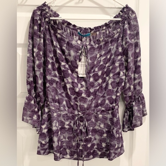 Alice + Olivia Camilla Print Silk Blouson Top - Picture 3 of 12